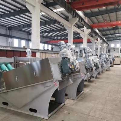 Αγορά 10-15m3/h παραγωγικότητα Στροφική μηχανή αποβρύθμισης λάσπης για επεξεργασία λυμάτων online manufacture
